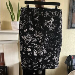Philosophy Black and White Pencil Skirt Knee-Length